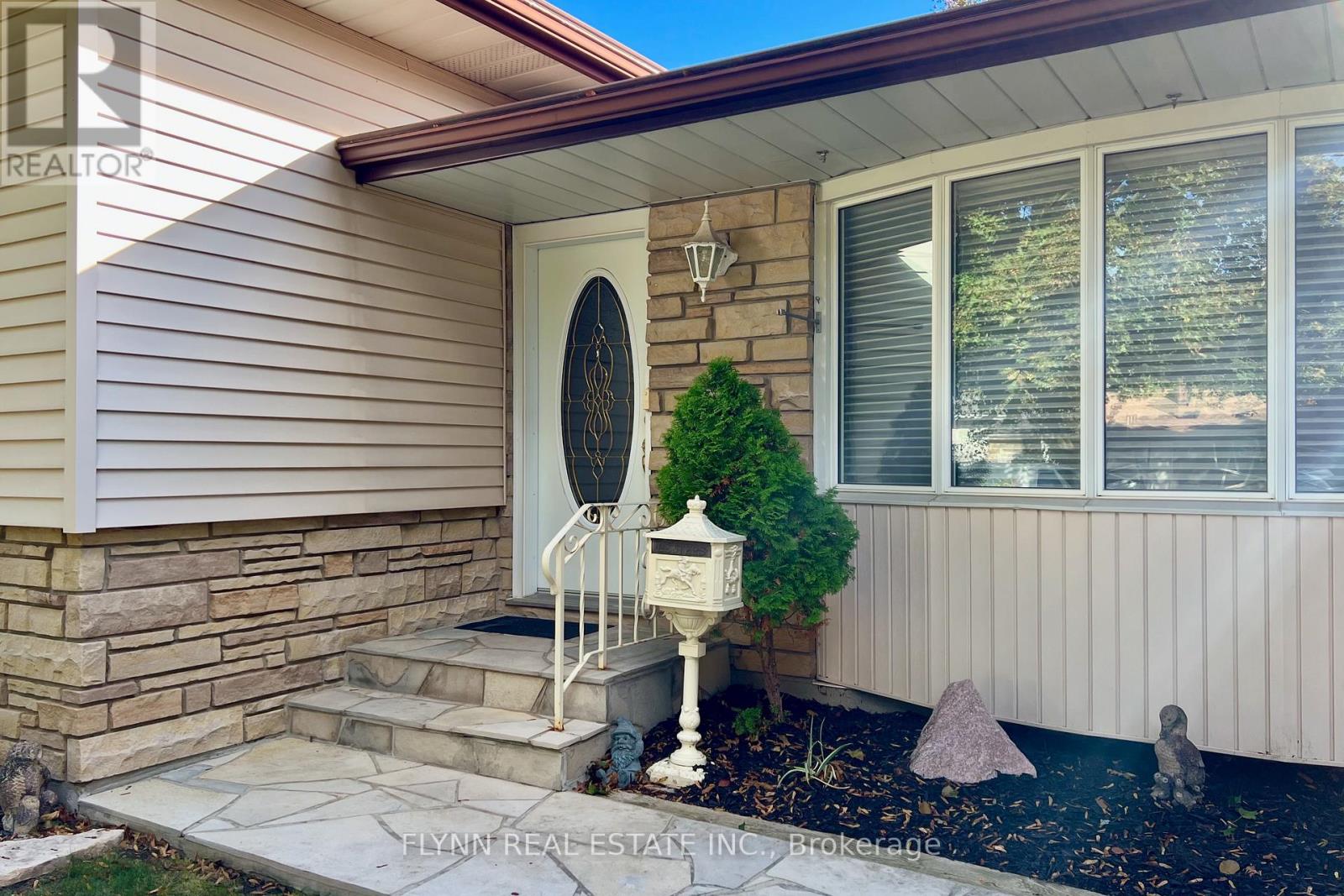70 Richelieu Drive, St. Catharines, ON photo 3