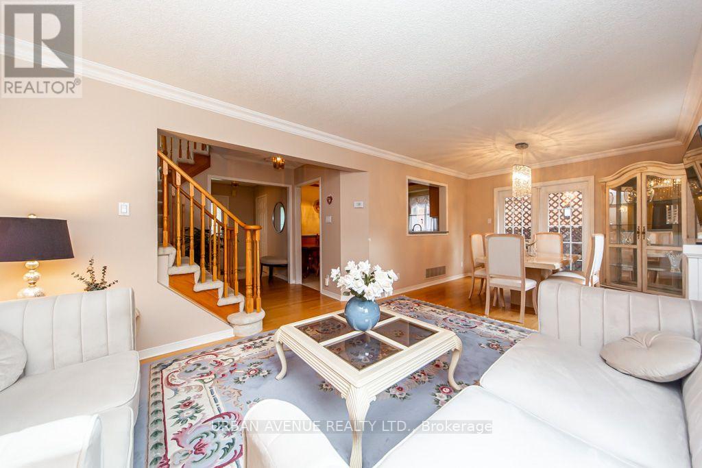 15 Natanya Boulevard, Georgina, ON photo 13