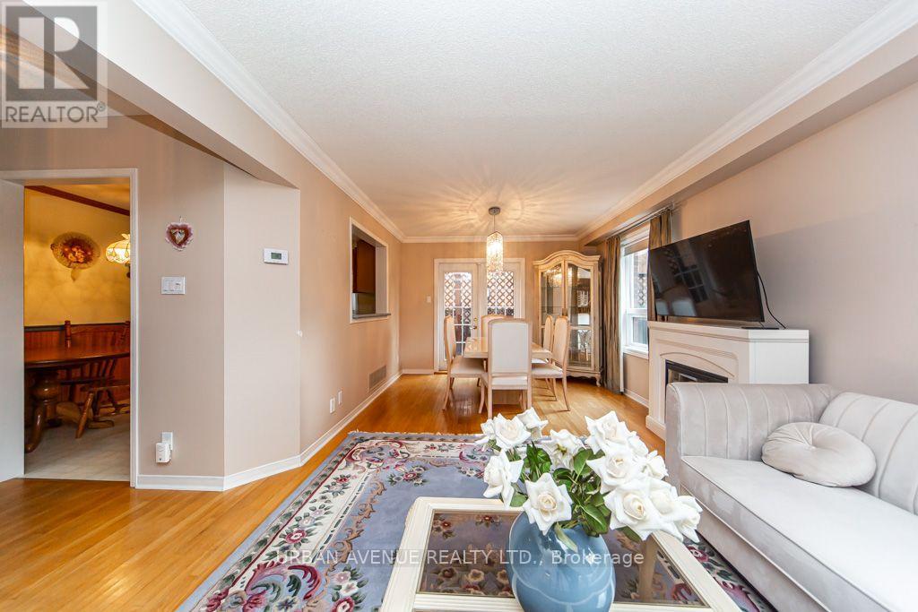 15 Natanya Boulevard, Georgina, ON photo 14