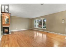 MAIN FLOOR LIVING ROOM