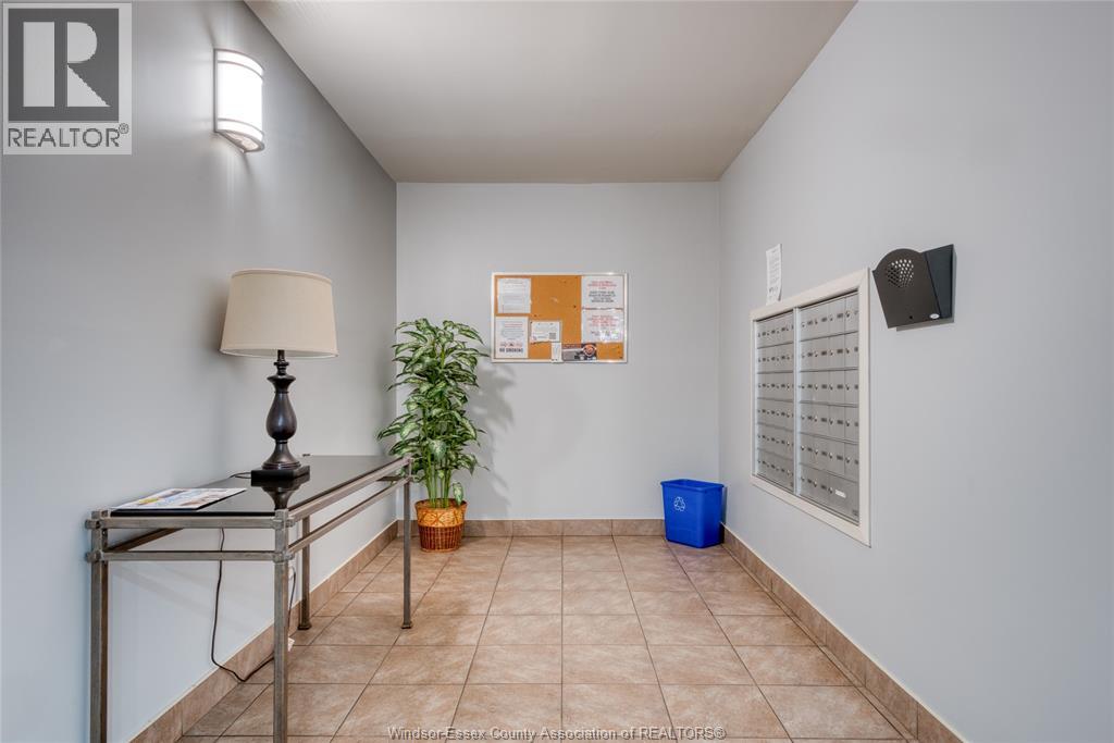 2650 Sandwich West PARKWAY Unit# 402, LaSalle — photo 4