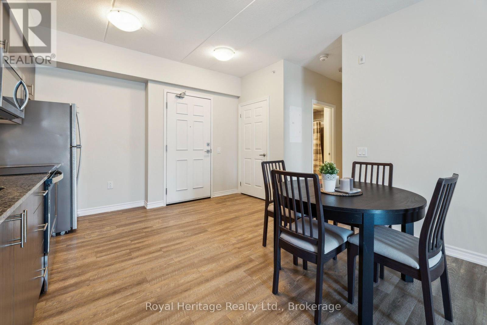 215- 290 Liberty Street North, Clarington, ON photo 5