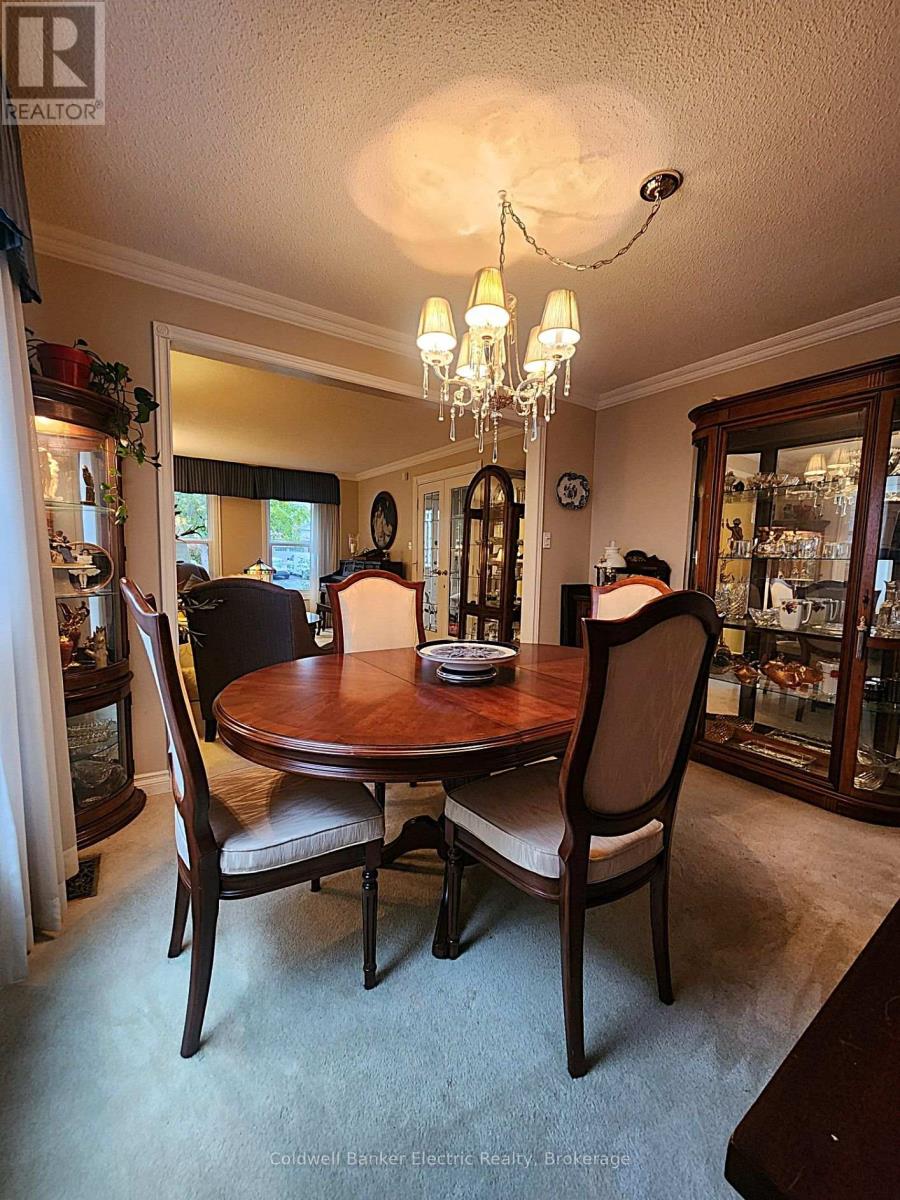 1007 Moorelands Crescent, Pickering, ON photo 6