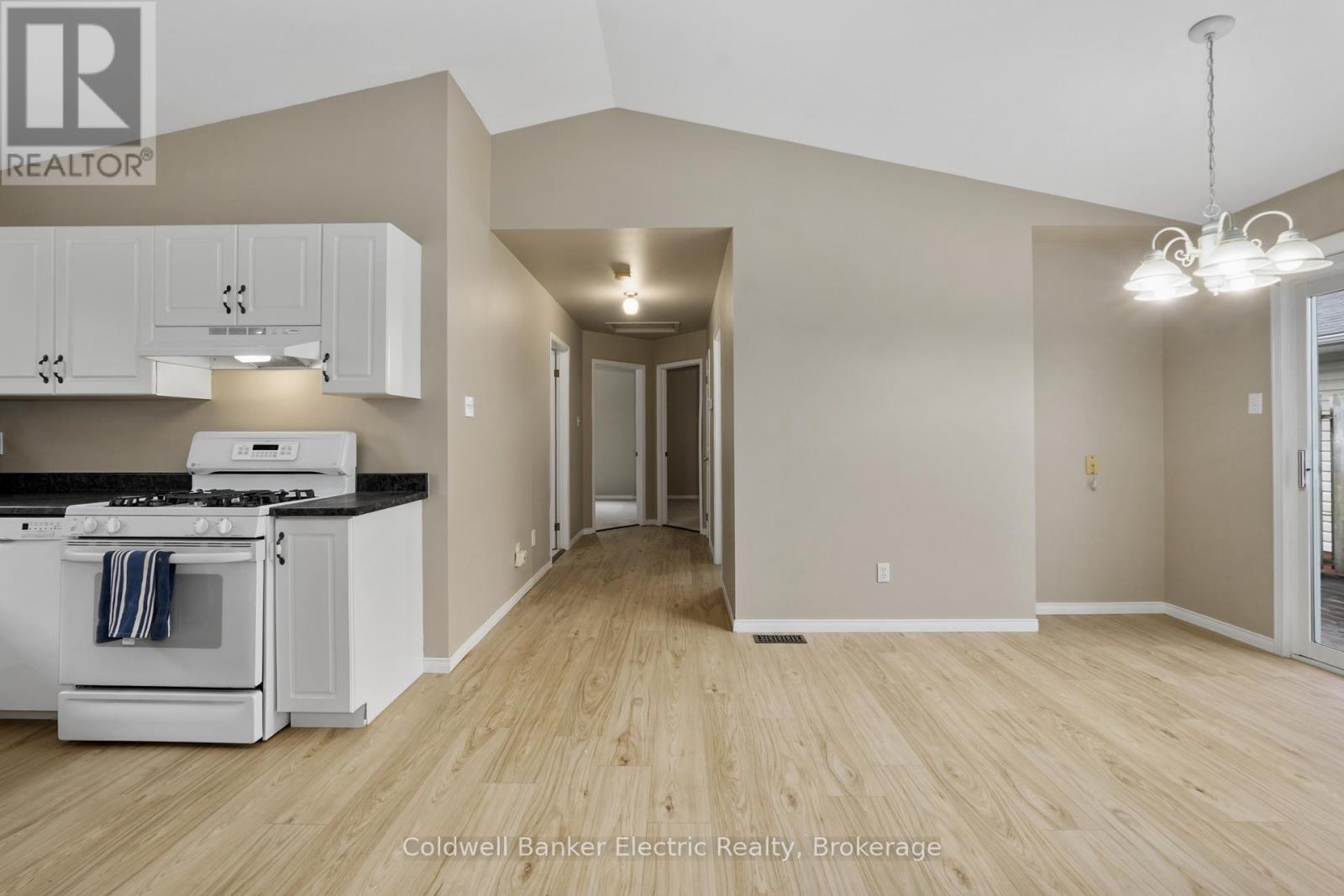 271 Dainton Drive, Peterborough, ON photo 5