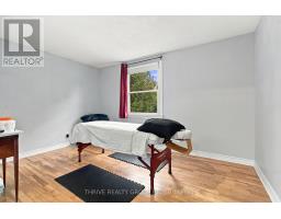 708 Village Green Avenue, London South, ON N6K1H2 Photo 20