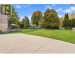 708 Village Green Avenue, London South, ON N6K1H2 Photo 33
