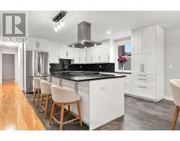 708 Village Green Avenue, London South, ON N6K1H2 Photo 7