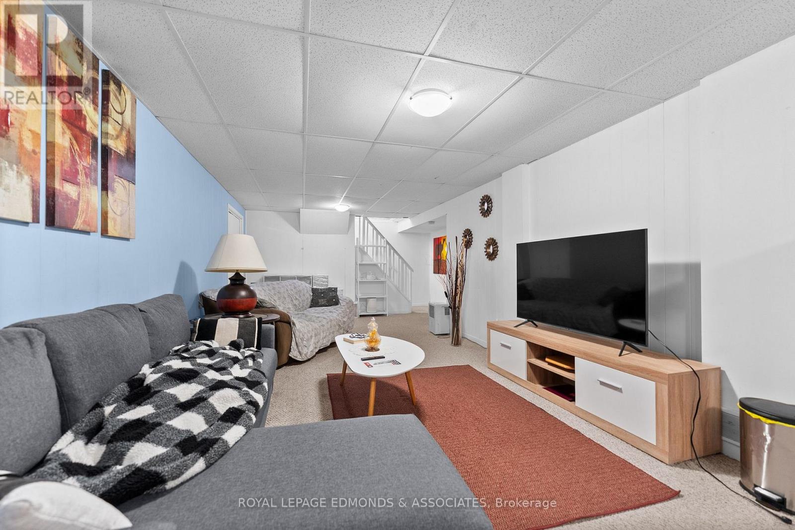566 CATHERINE STREET S - 33
