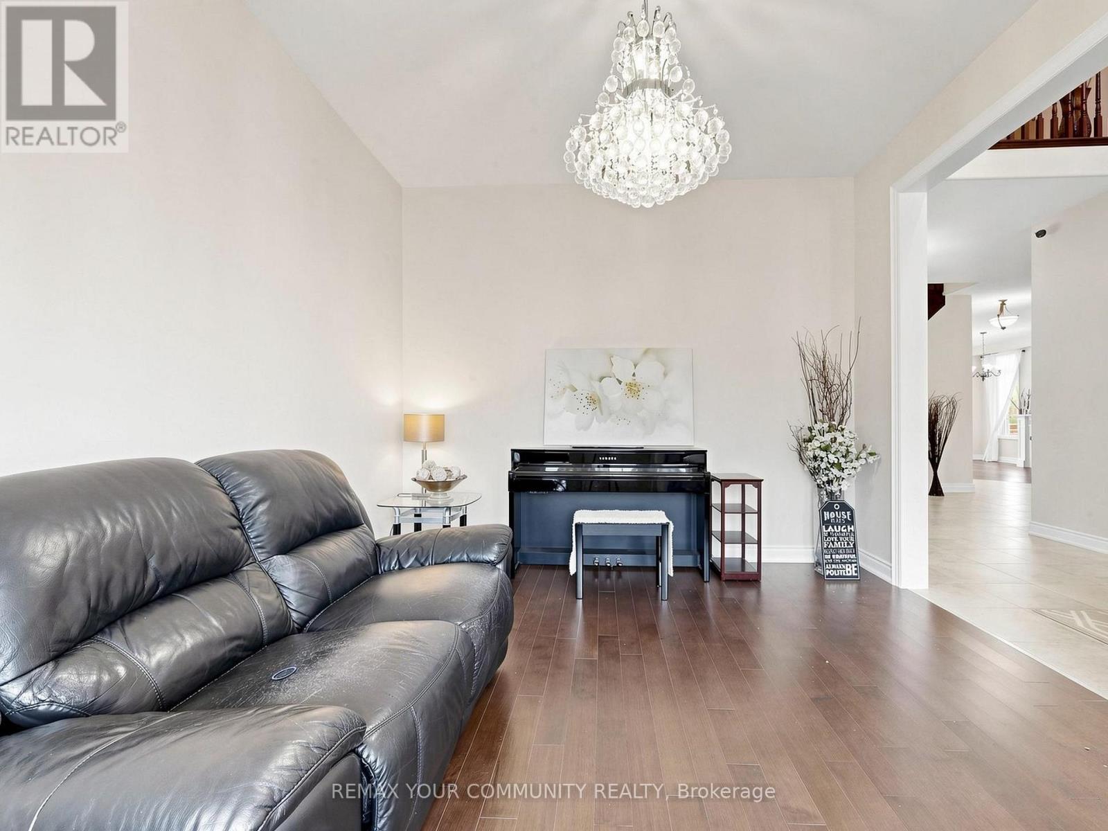 44 Tim Jacobs Drive, Georgina, ON photo 9
