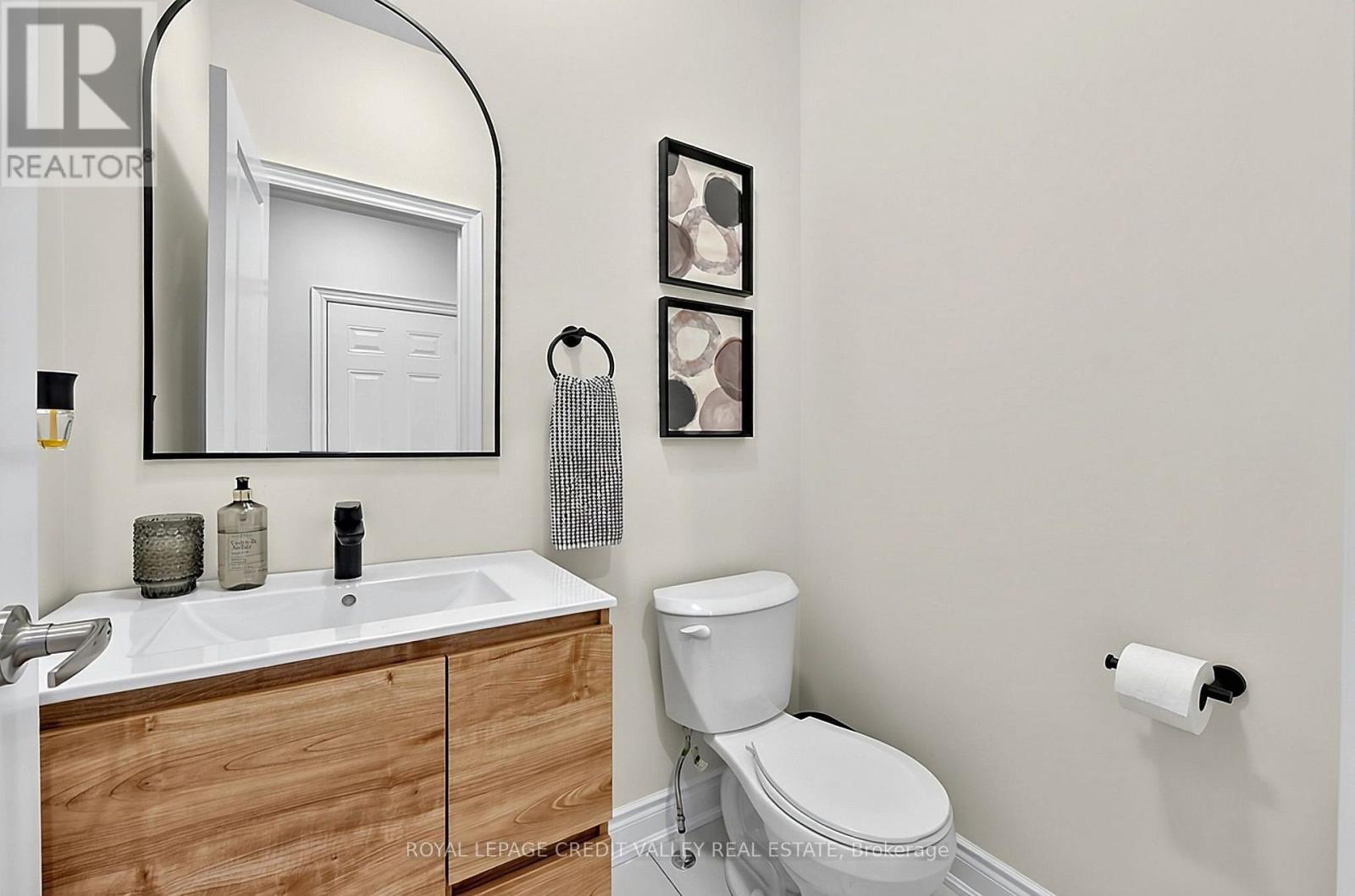 112 Lorne Thomas Place, New Tecumseth, ON photo 20
