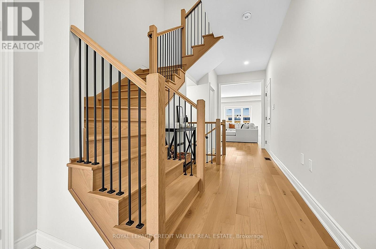 112 Lorne Thomas Place, New Tecumseth, ON photo 21
