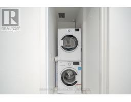 1005 - 5 Buttermill Avenue, Vaughan, ON L4K0J5 Photo 6