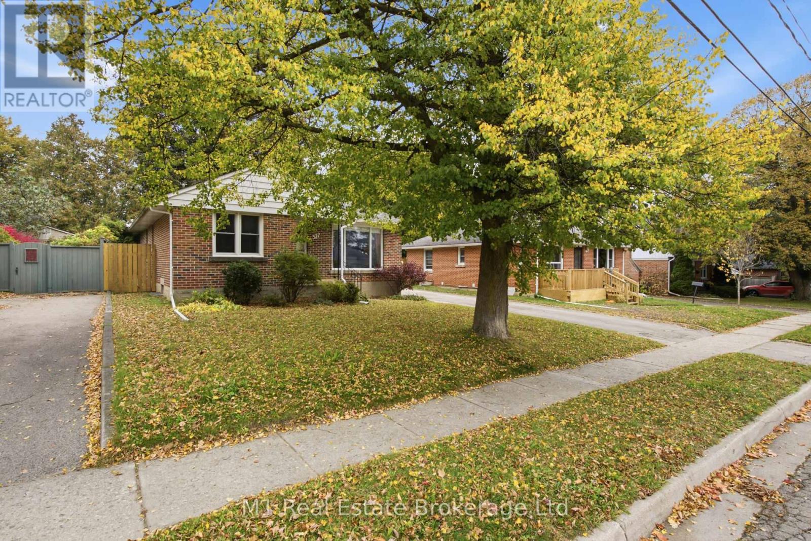 327 Metcalfe photo 2