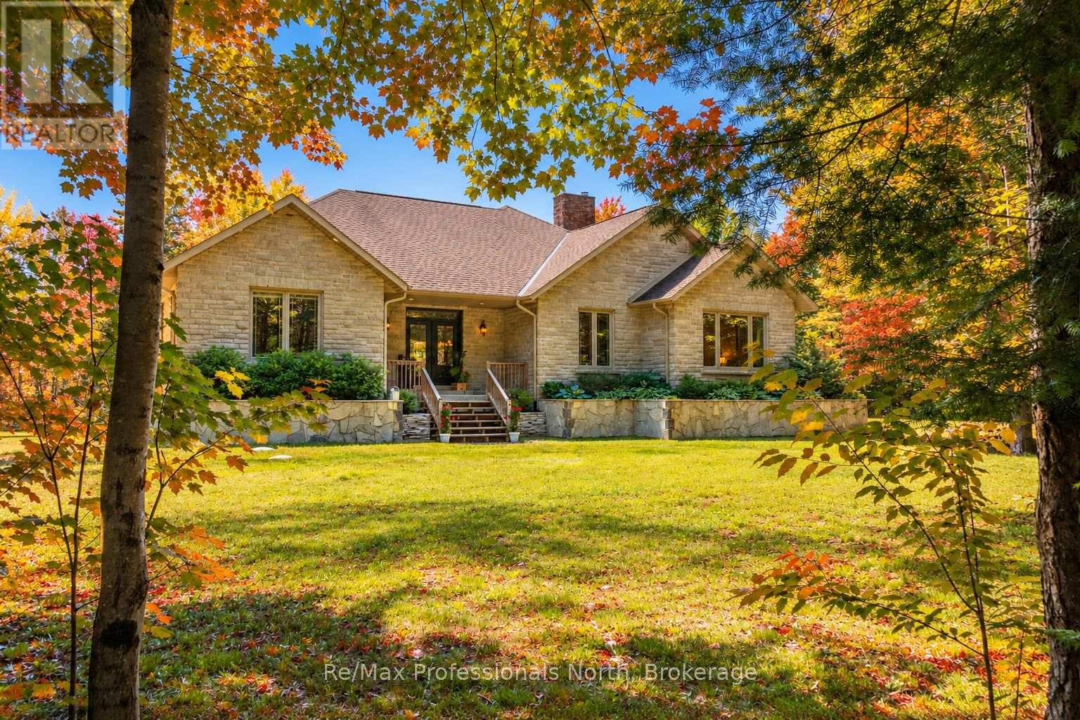 2452 Doe Lake photo 2