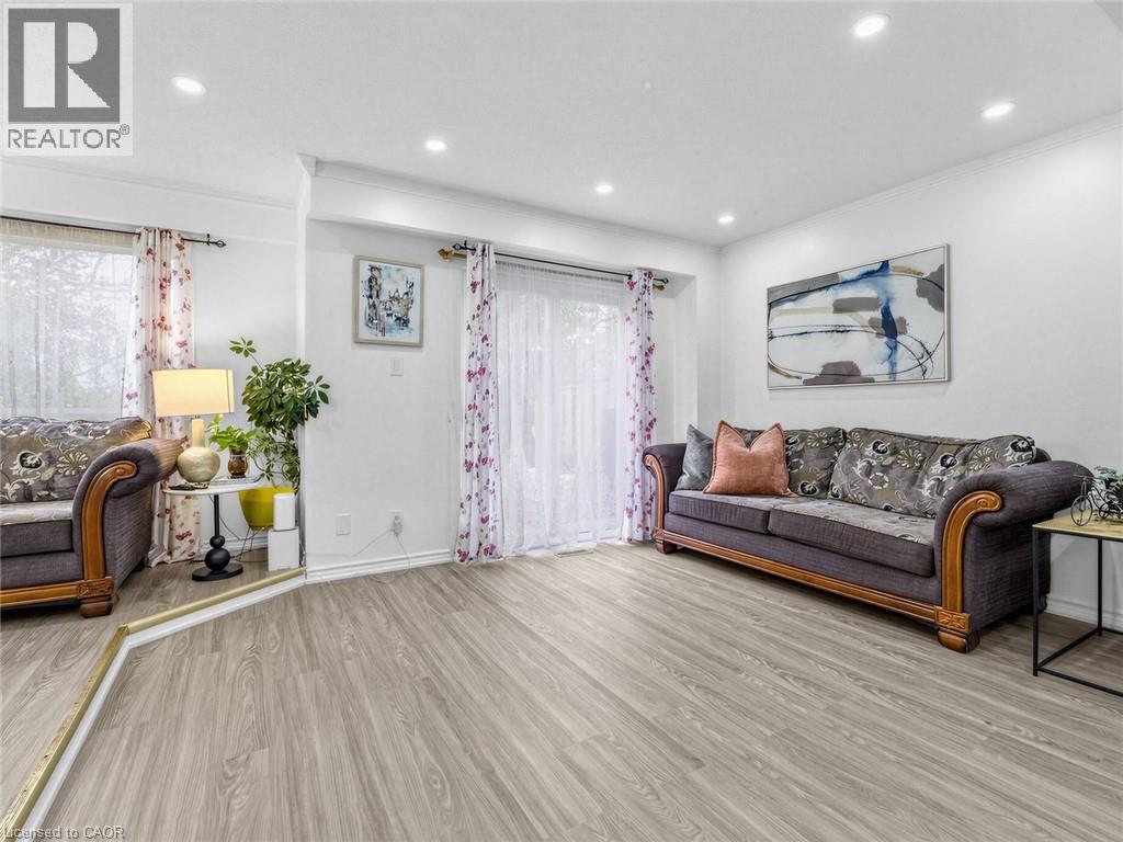 1180 MISSISSAUGA VALLEY Boulevard Unit# 4, Mississauga — photo 4