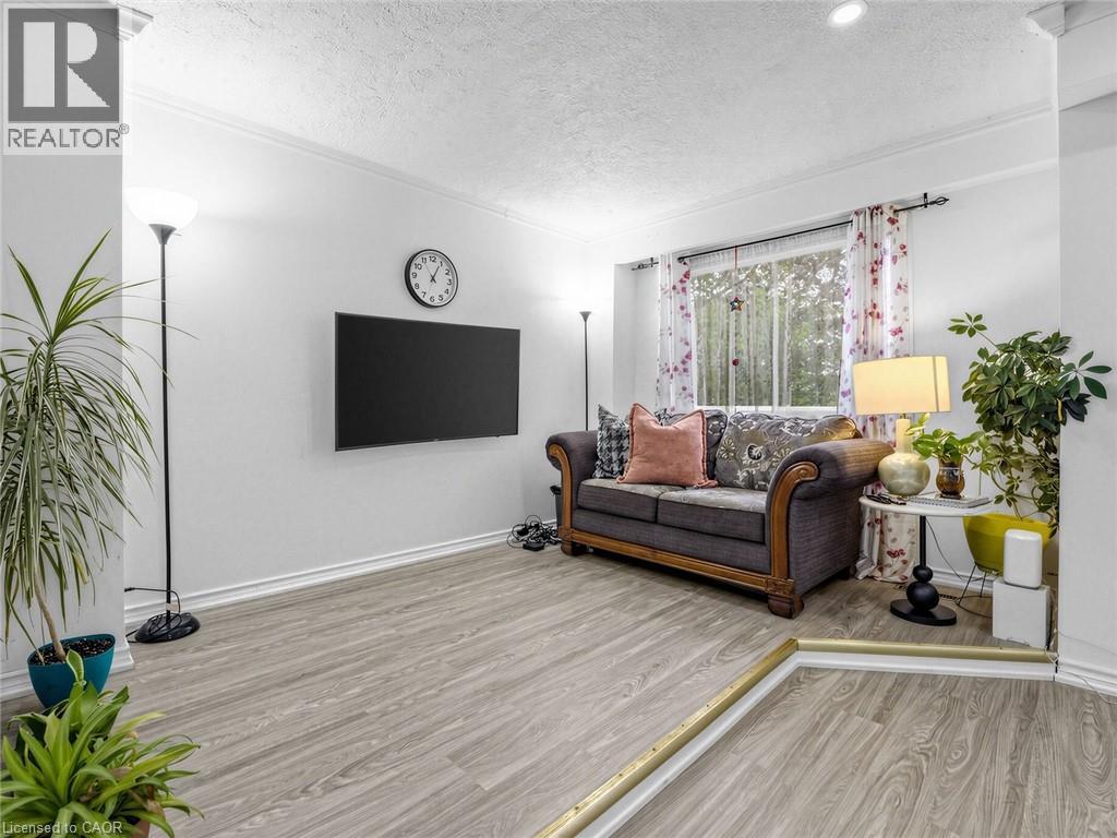 1180 MISSISSAUGA VALLEY Boulevard Unit# 4, Mississauga — photo 6