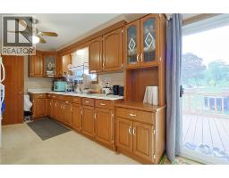 Kitchen - 880 Champlain Road, Sarnia, ON N7V2G1 Photo 9