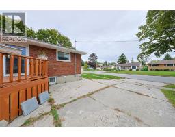 880 Champlain Road, Sarnia, ON N7V2G1 Photo 28