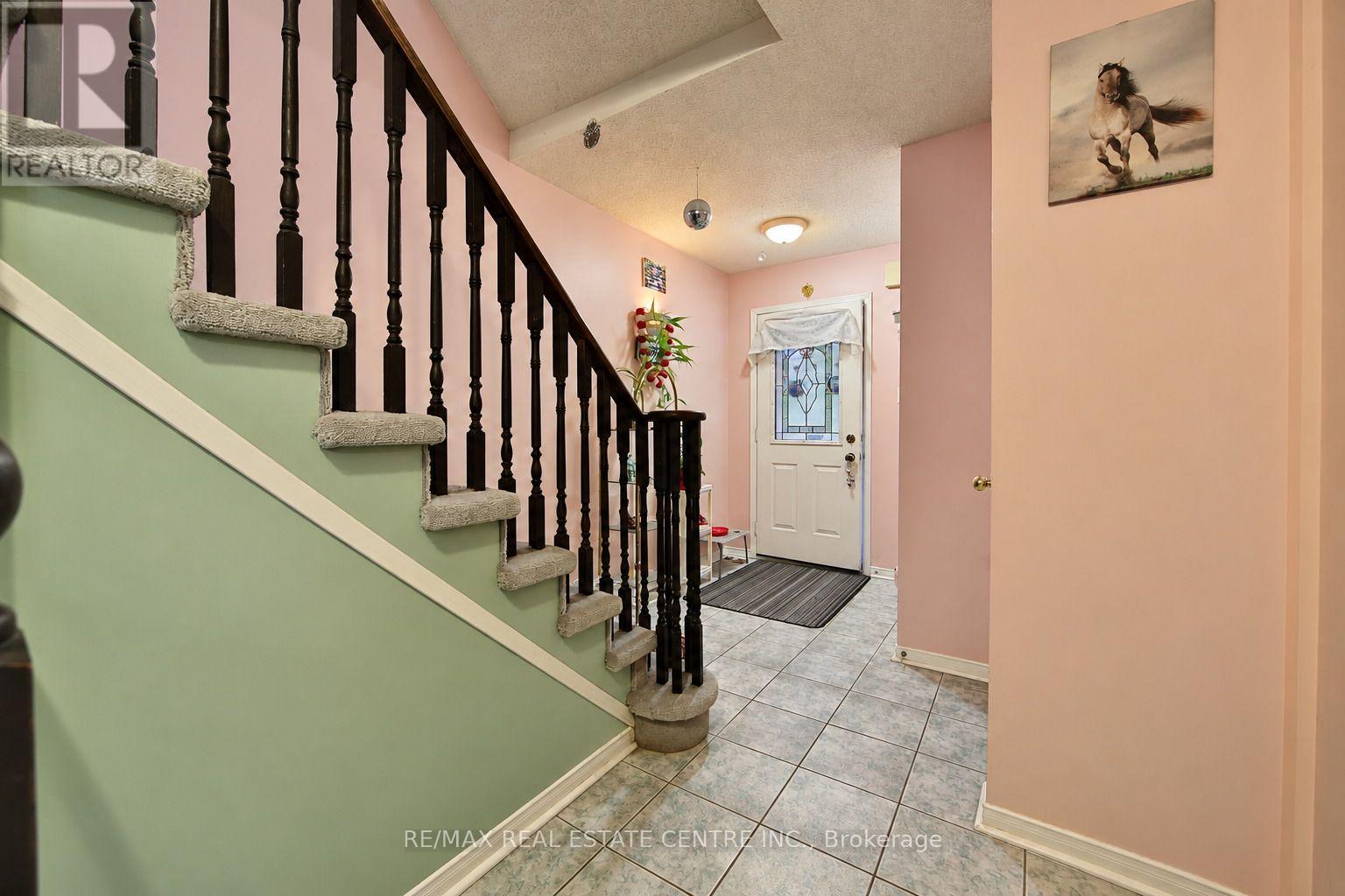 180 Cresthaven Road, Brampton, ON photo 5