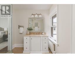 78 The Kingsway, Toronto, ON M8X2T5 Photo 32