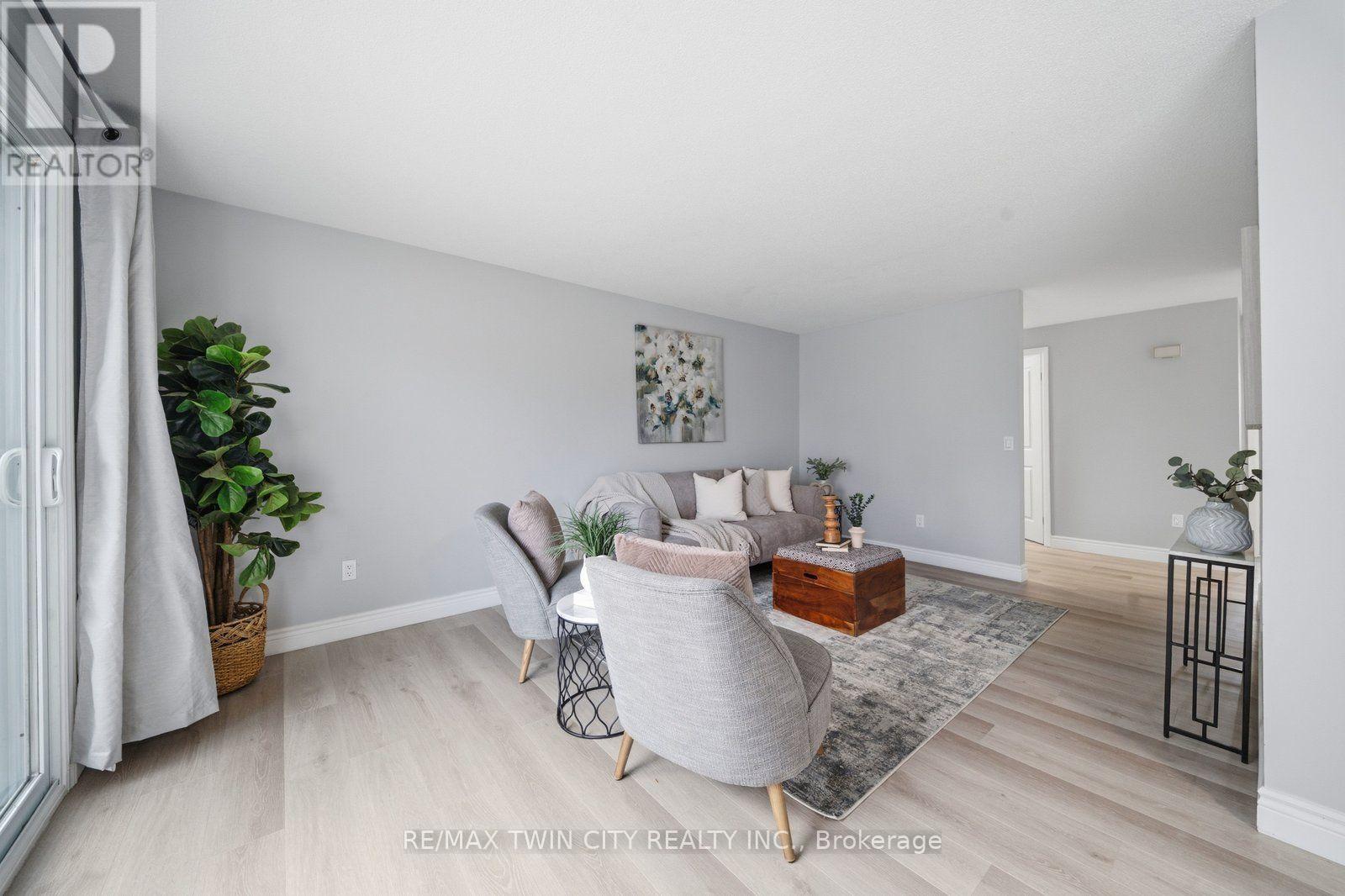 5- 492 Grey Street, Brantford, ON photo 13