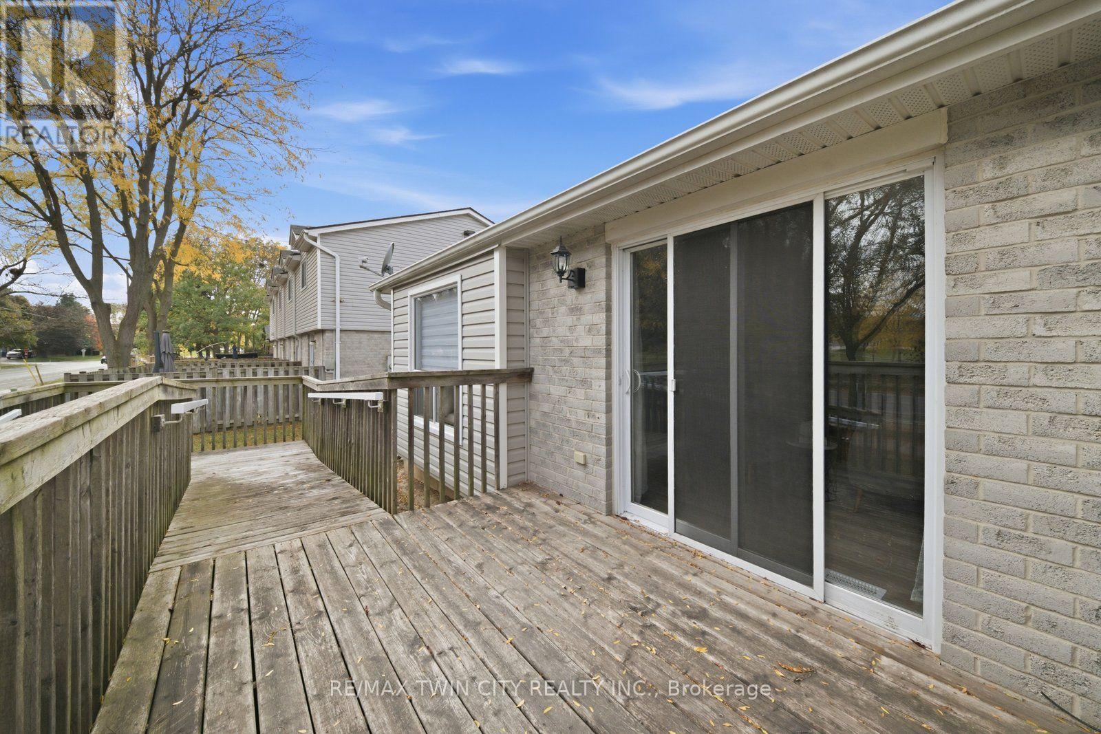 5- 492 Grey Street, Brantford, ON photo 24