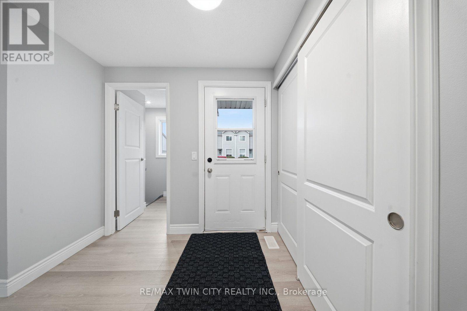 5- 492 Grey Street, Brantford, ON photo 7