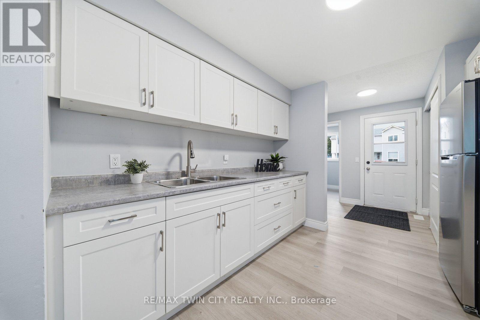 5- 492 Grey Street, Brantford, ON photo 9