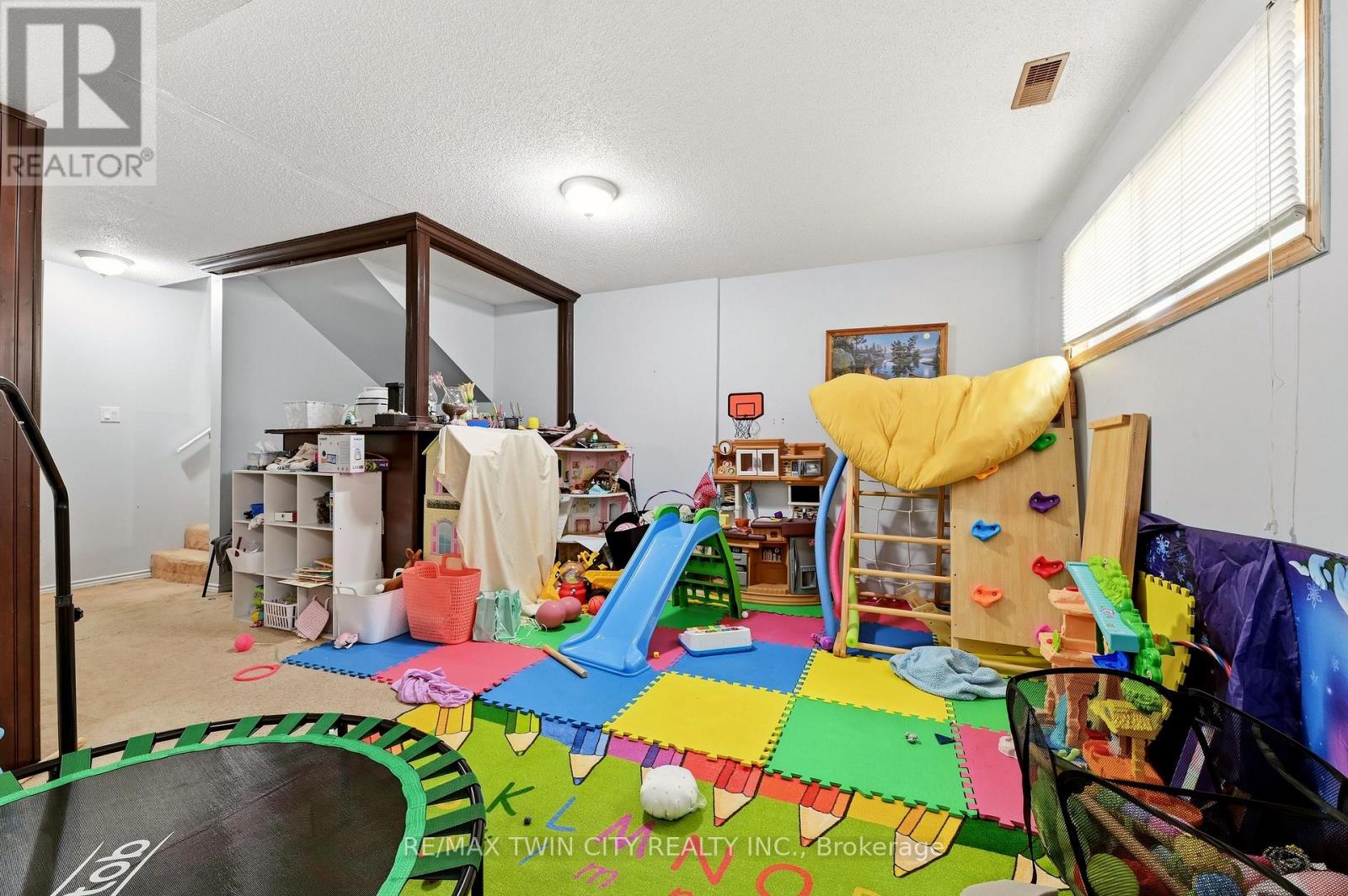 82 Beaver Crescent, Brantford, ON photo 18