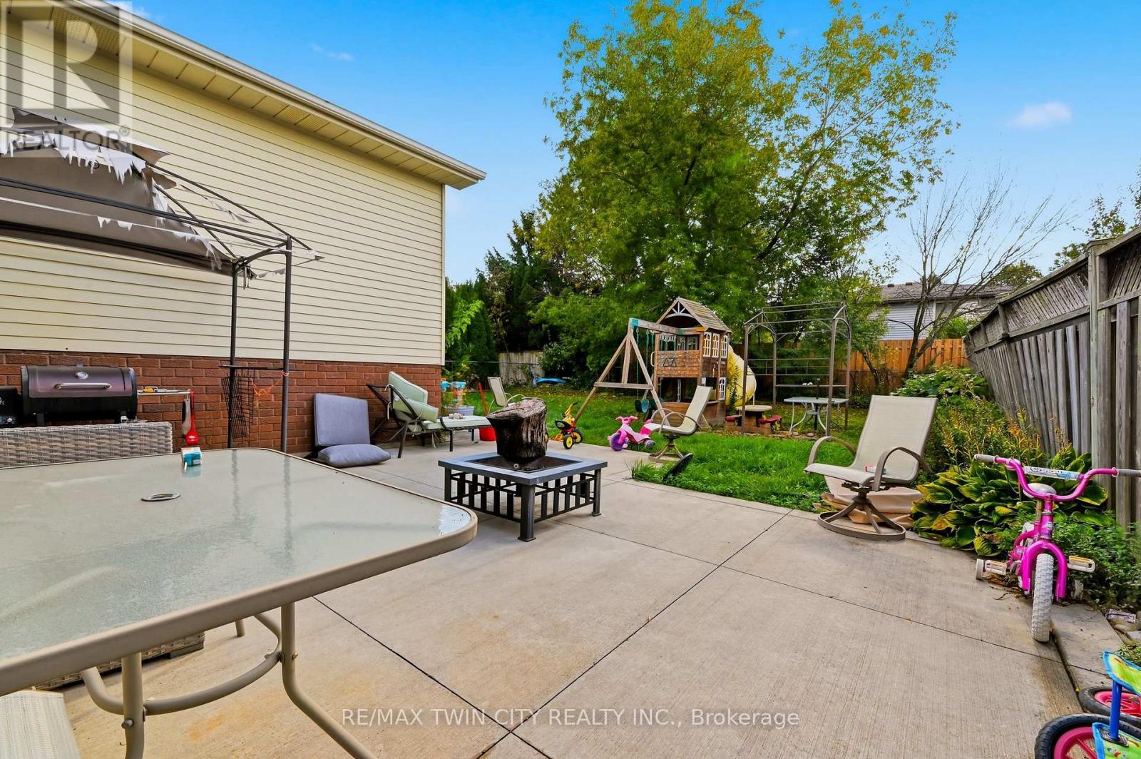 82 Beaver Crescent, Brantford, ON photo 23
