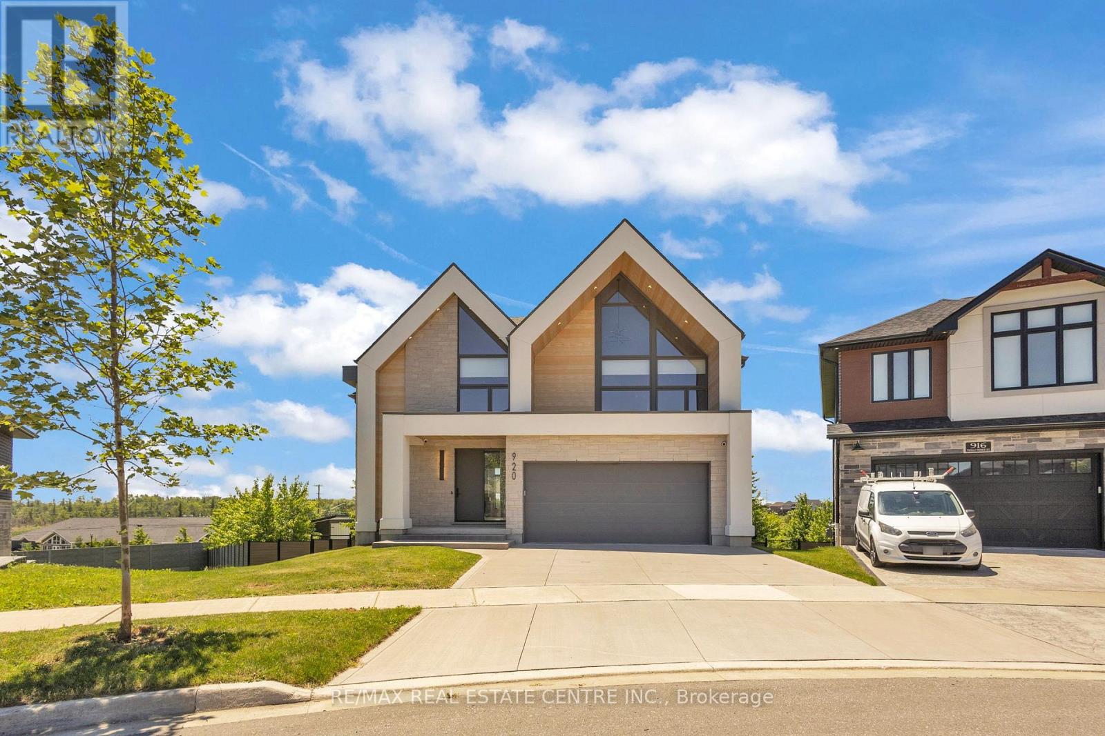 920 THOMAS PEDDER COURT — photo 3