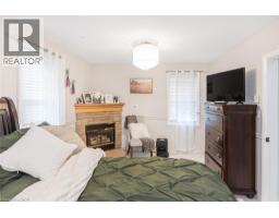 Living room - 43 Alderney Avenue, Hamilton, ON L9A2A6 Photo 9