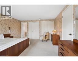 142 Carson Drive, Kitchener, ON N2B2Z2 Photo 25
