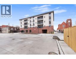 840 Wyandotte East Unit# 401, Windsor, ON N9A3J6 Photo 9