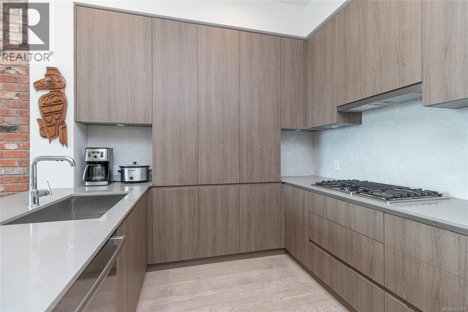 304 501 Park Place, Esquimalt