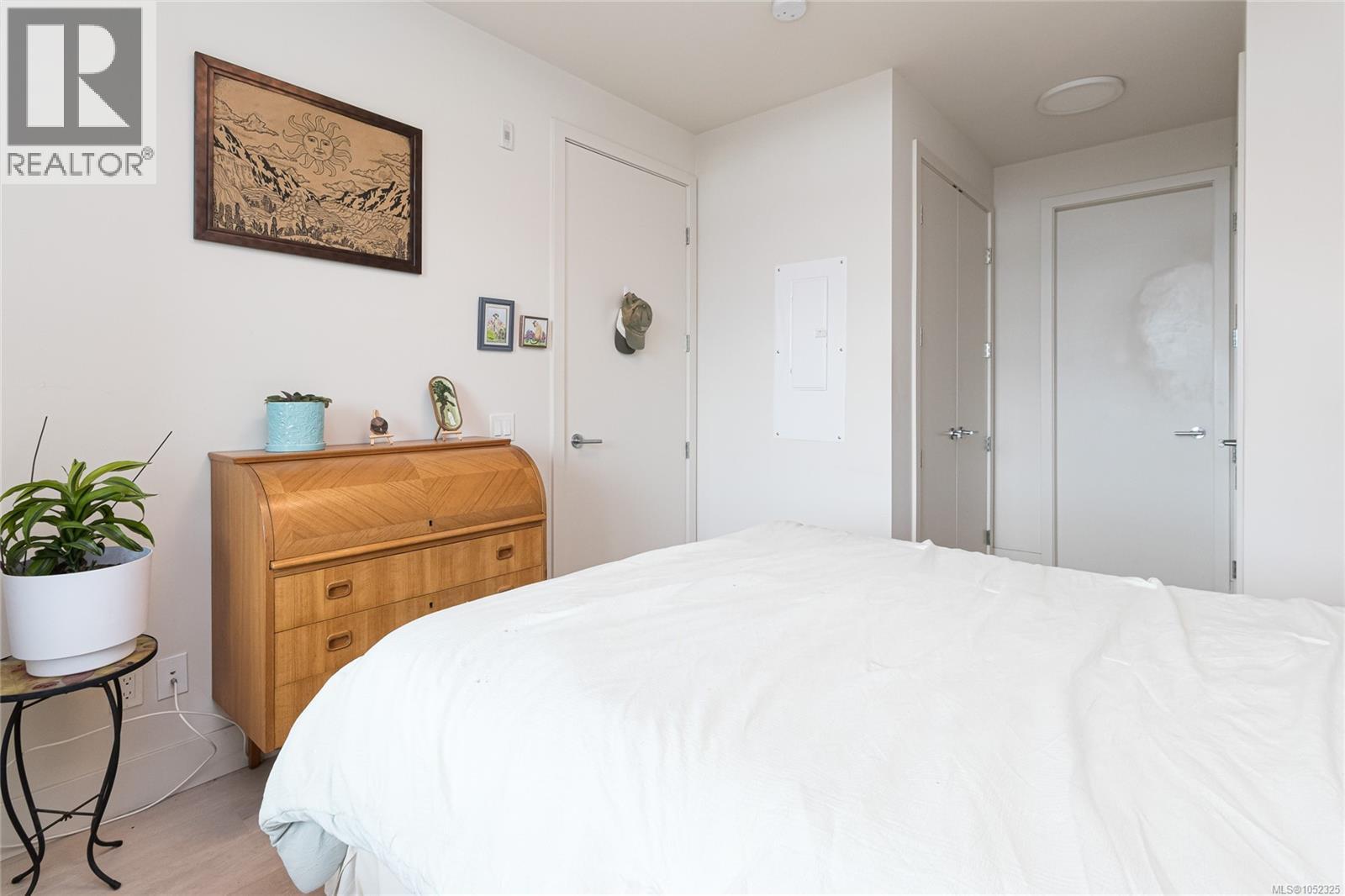 304 501 Park Place, Esquimalt