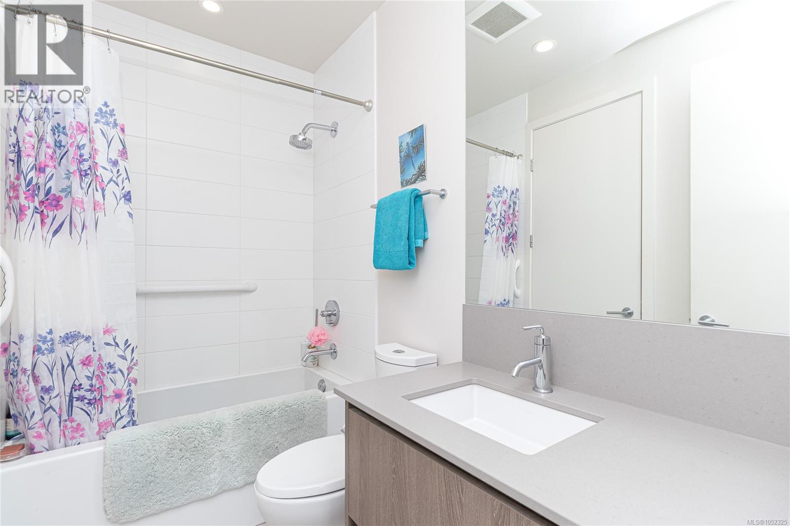 304 501 Park Place, Esquimalt