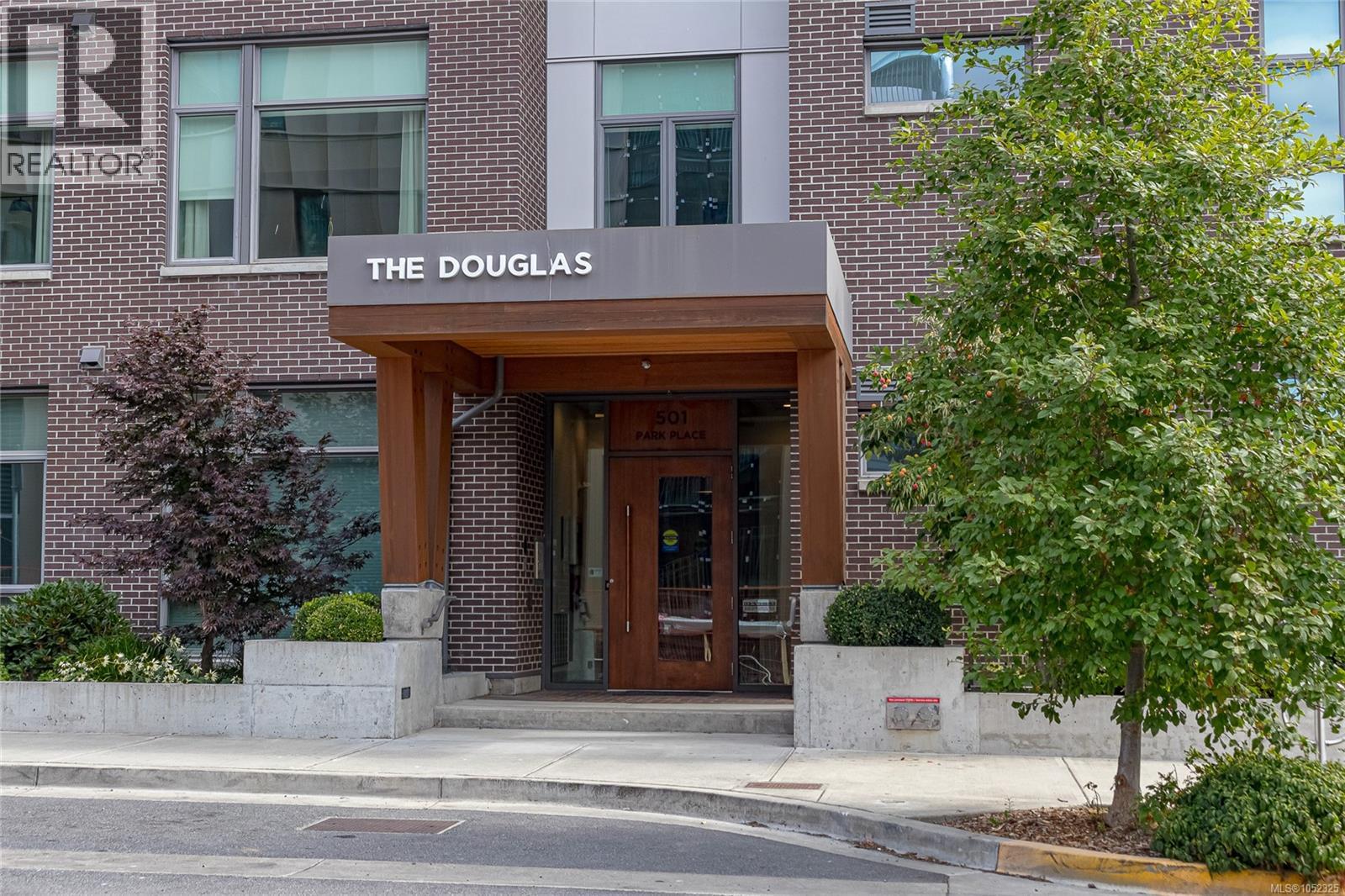 304 501 Park Place, Esquimalt