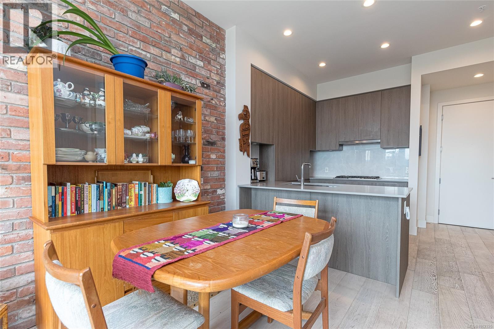 304 501 Park Place, Esquimalt