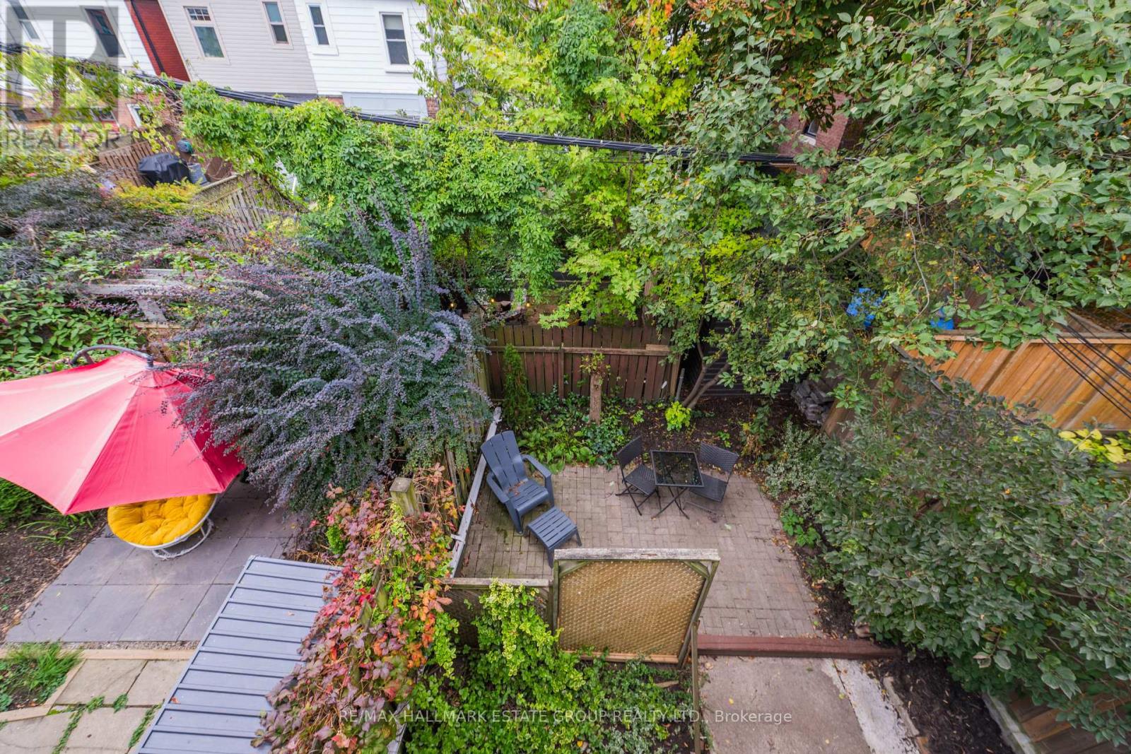 32 ASHDALE AVENUE - 47