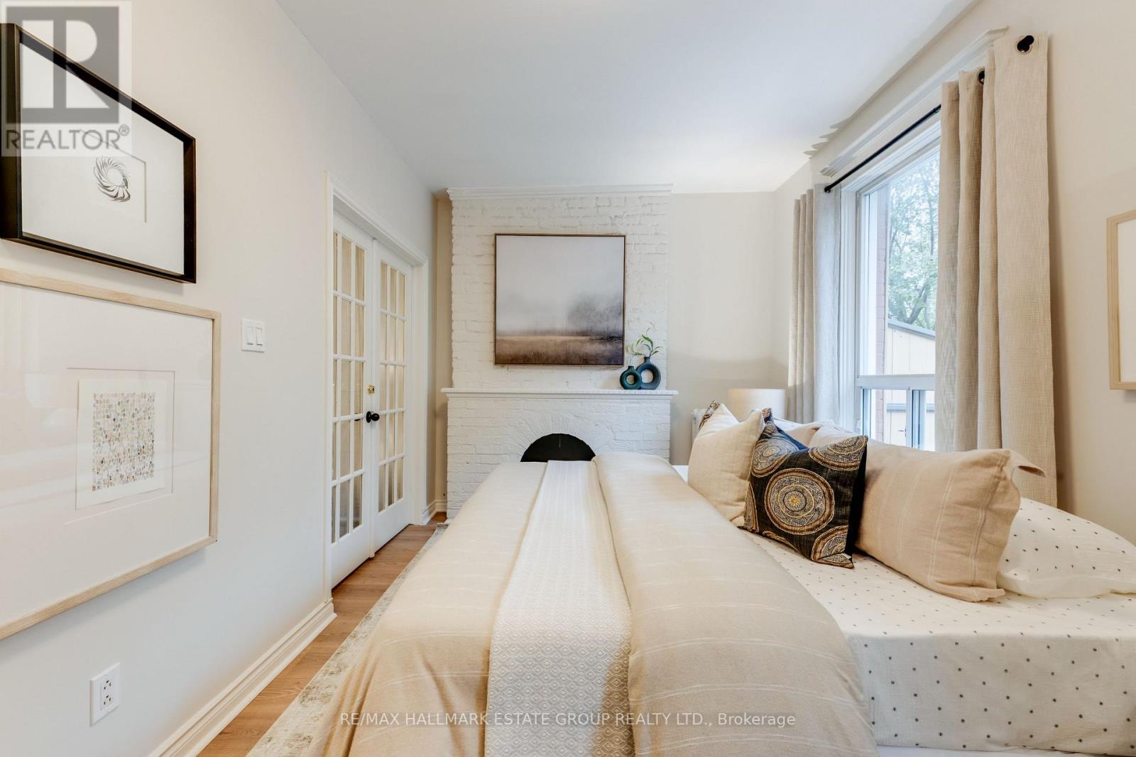 32 ASHDALE AVENUE - 12