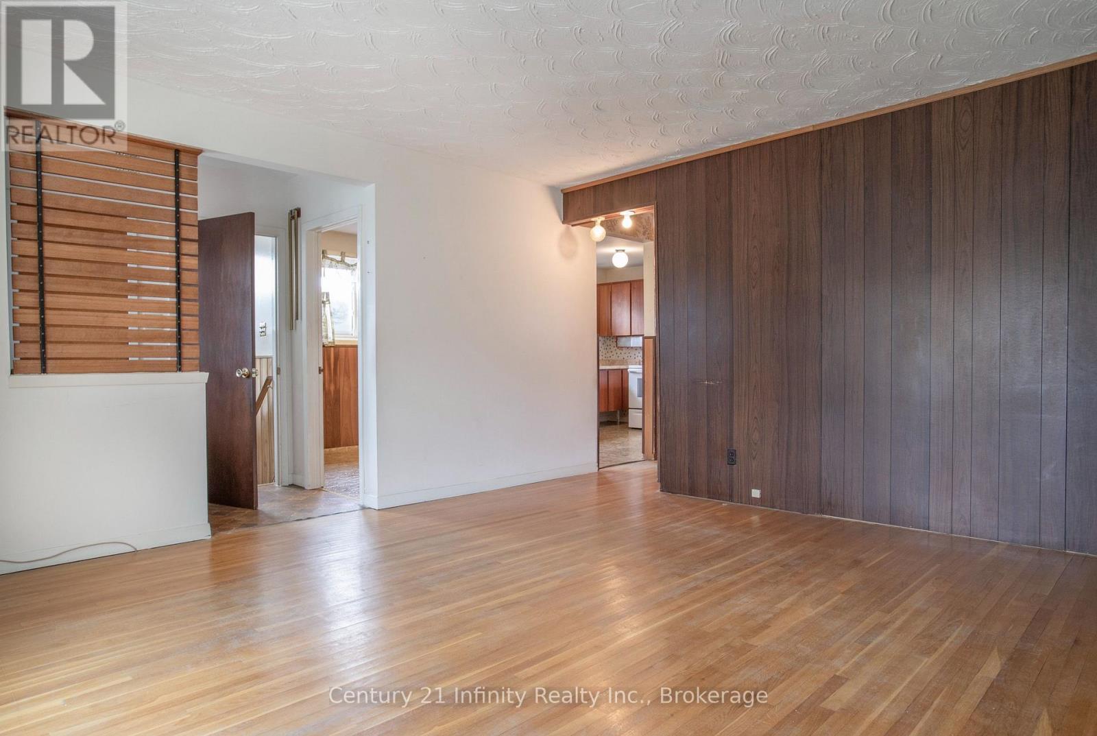 879 ANTONIO STREET - 10