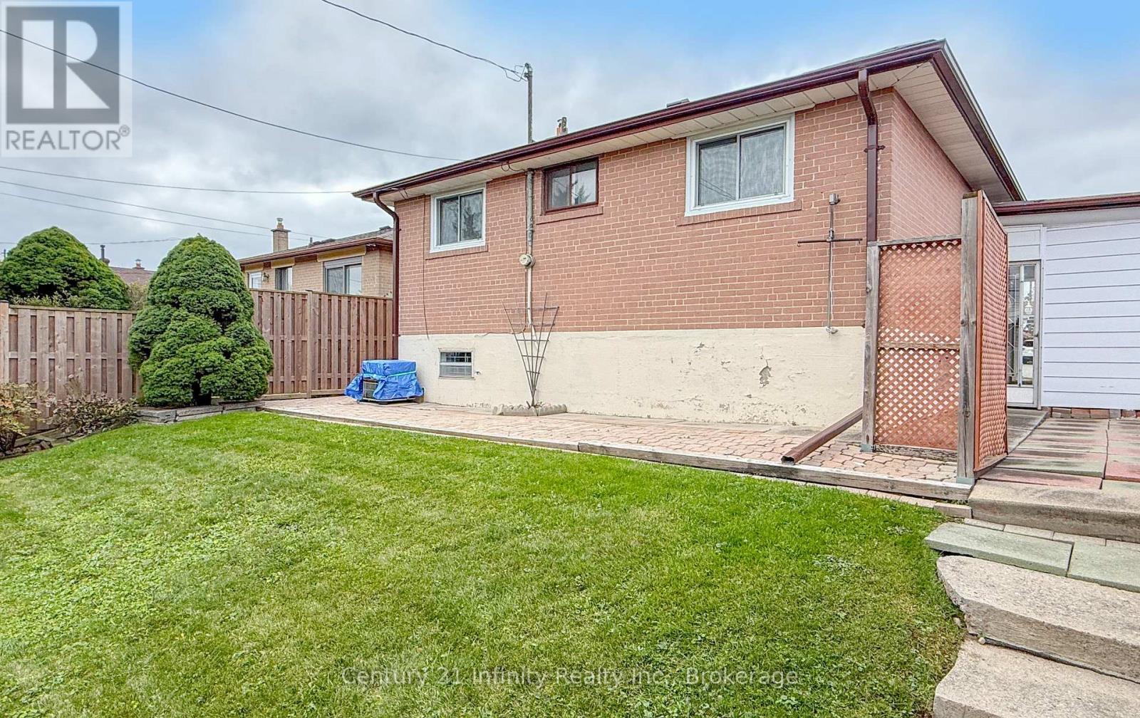 879 ANTONIO STREET - 28