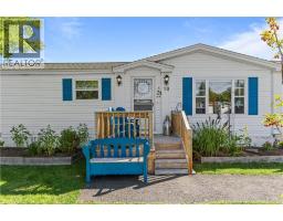 10 Peridot Street, photo 2