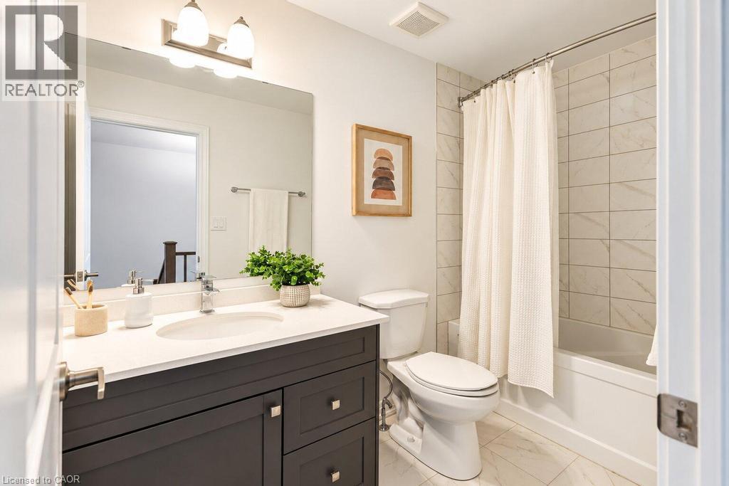 Photo 18 of 23