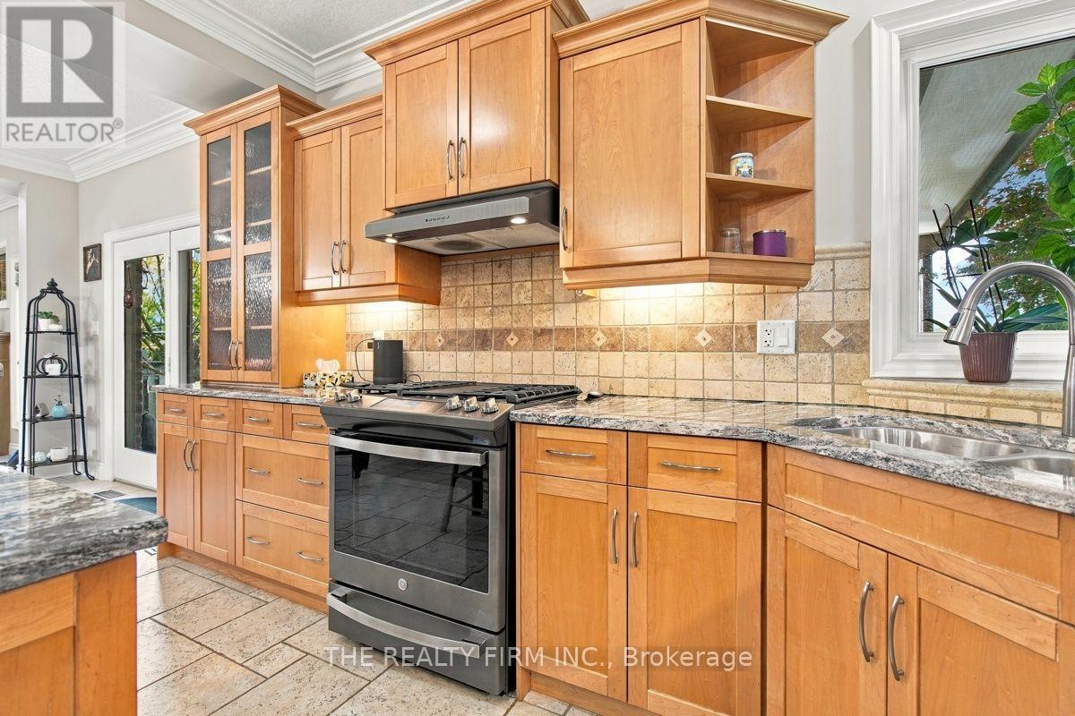 160 PLANE TREE DRIVE - 17