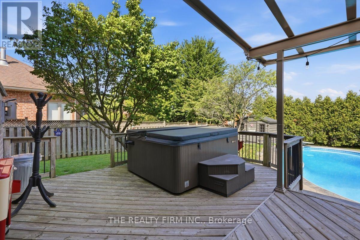 160 PLANE TREE DRIVE - 35