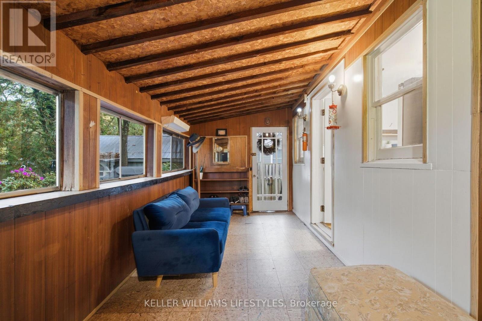 297 STEPHEN STREET - 34