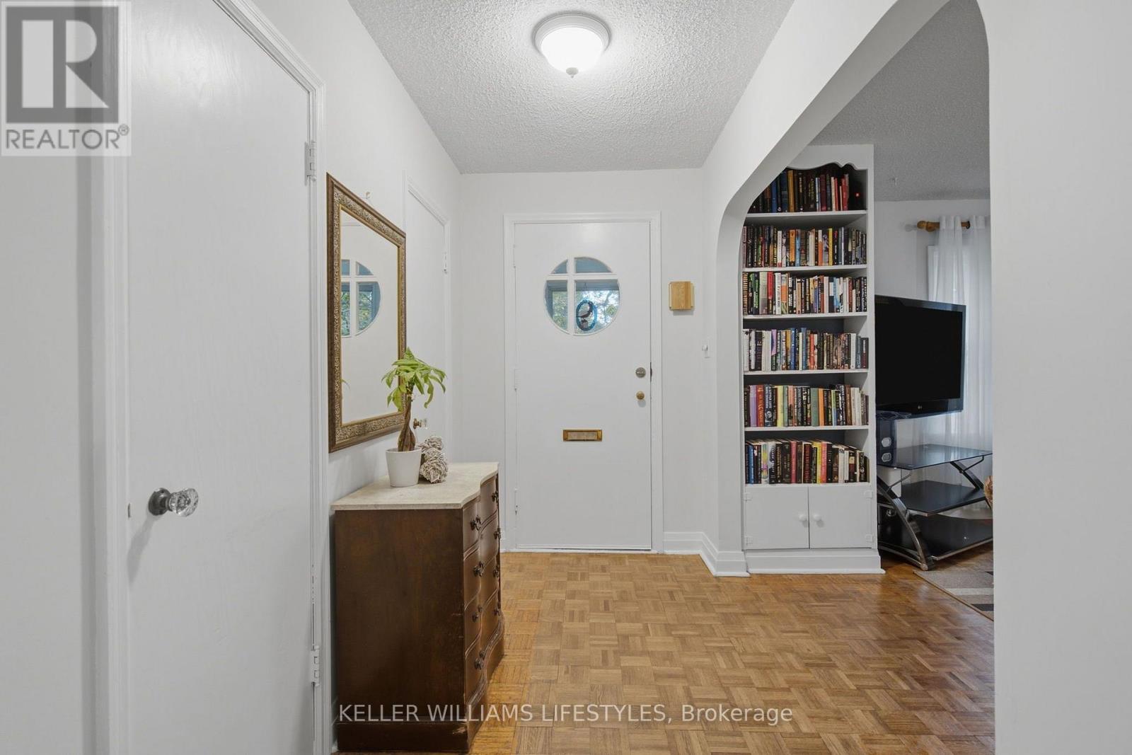 297 STEPHEN STREET - 6
