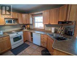 Dining room - 20 Dubois Road N, Sioux Narrows Nestor Falls, ON P0X1N0 Photo 10